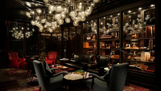 Rosewood Hotel bar in Phnom Penh